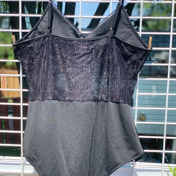 Lace spaghetti strap bodysuit - Picture 5 of 8